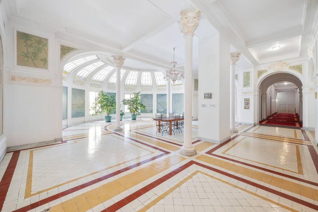 Le Winter Palace - Central - Parking Prive - Palace - Wifi Menton Bagian luar foto